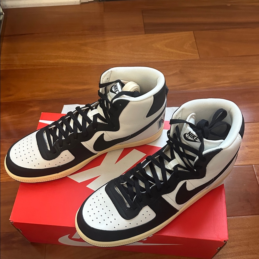 Nike Terminator High RPM Red Athletic Shoes - Picture 6 of 9